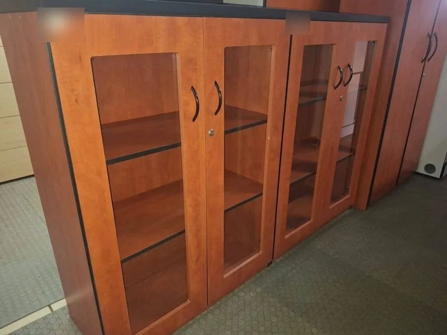 Used Glass-Door Cabinets — R1095